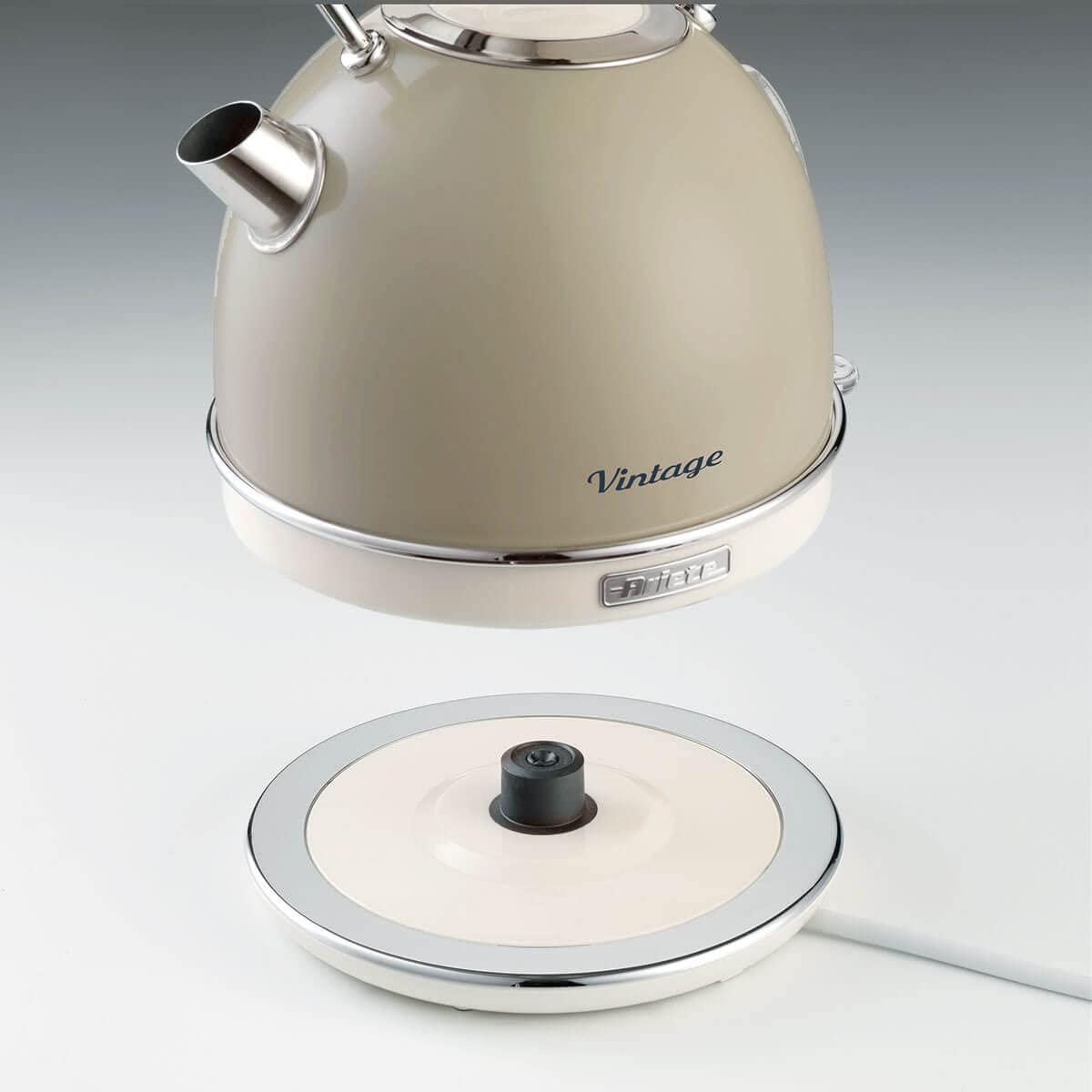 ariete-vintage-2877-bouilloire-lectrique-1-7-l-en-acier-inoxydable-2000w-base-sa image 5